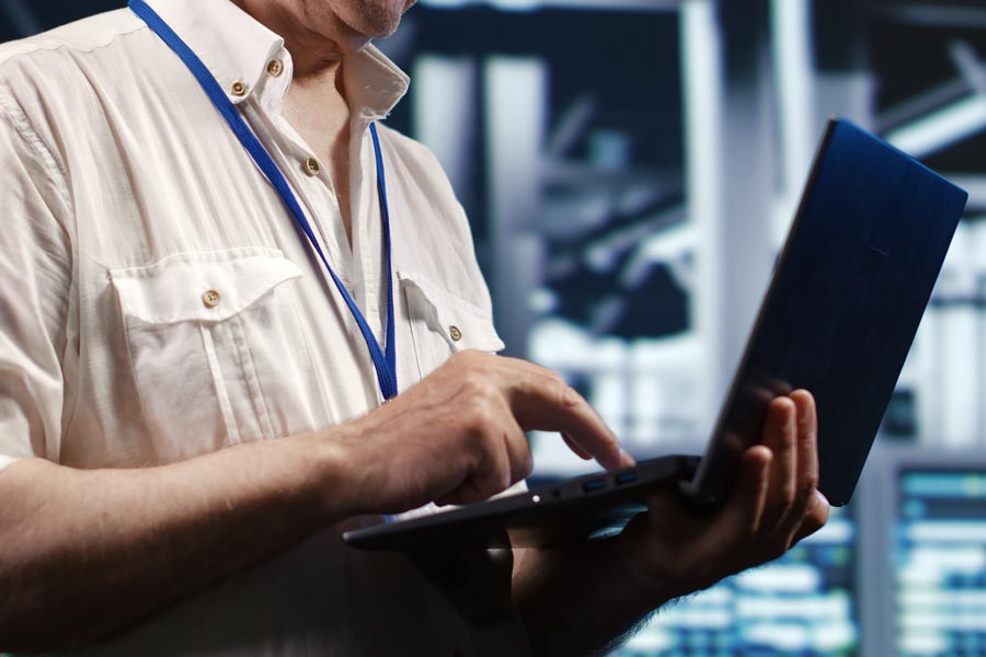 expert-server-hub-management